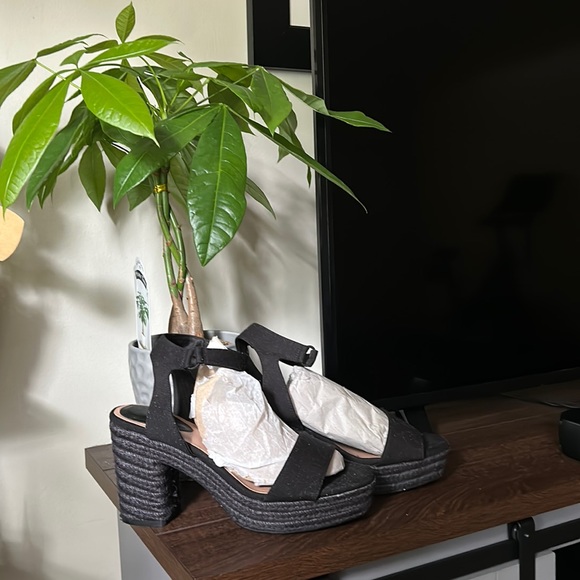 H&M black heels - Picture 1 of 3